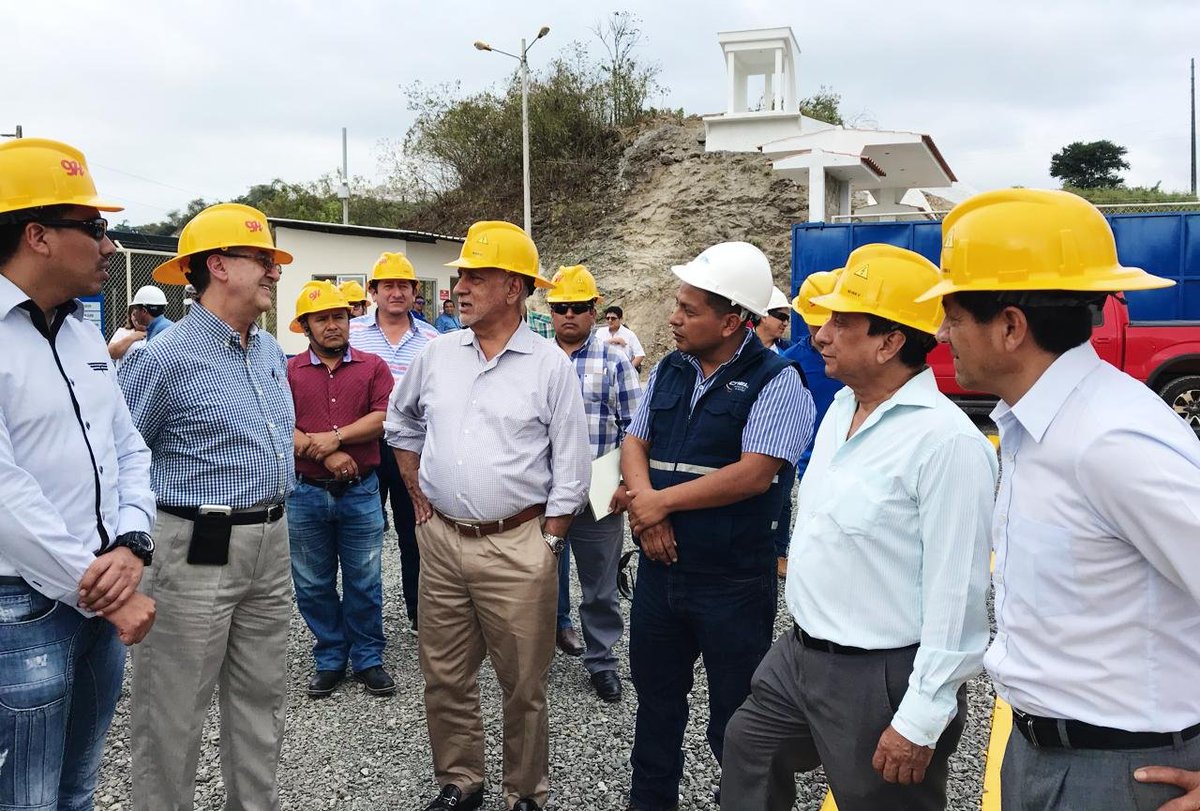 CNEL_EP's tweet photo. Ministro @CarlosPerez_MH , Viceministro Armando Altamirano y Gte. Subrogante de CNEL Marcelo Neira, participan del recorrido por la Subestación Jama, la cual fue mejorada para fortalecer la distribución del servicio a más de 9.000 habitantes. #EnergíaParaManabí
#GobiernoEnAcción https://t.co/tv62ZgikUL