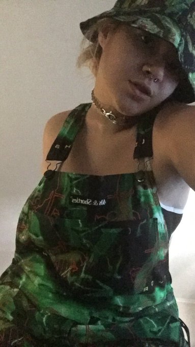 Girls fuck https://t.co/4yLLDINWrt<a href="/tag/newprofilepic"class="tags"><span>#newprofilepic</span></a>