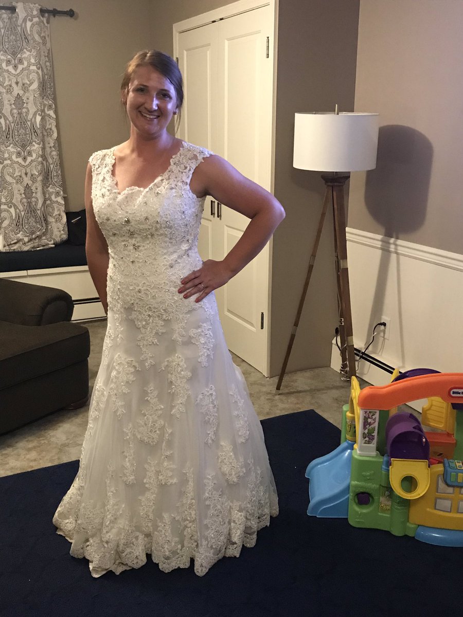 brostme20's tweet photo. #parksideABCchallenge #DisforDress #Happy2ndAnniversary Celebrated Year 2 by (almost) fitting into my wedding dress 🤷🏼‍♀️ #iblamebrooks https://t.co/A1daoQjzel