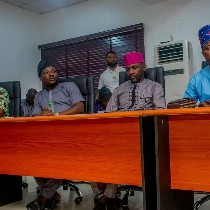 Hon. Olasunkanmi Samson Babalola OYHA (SunkyOYHA_2019) Twitter