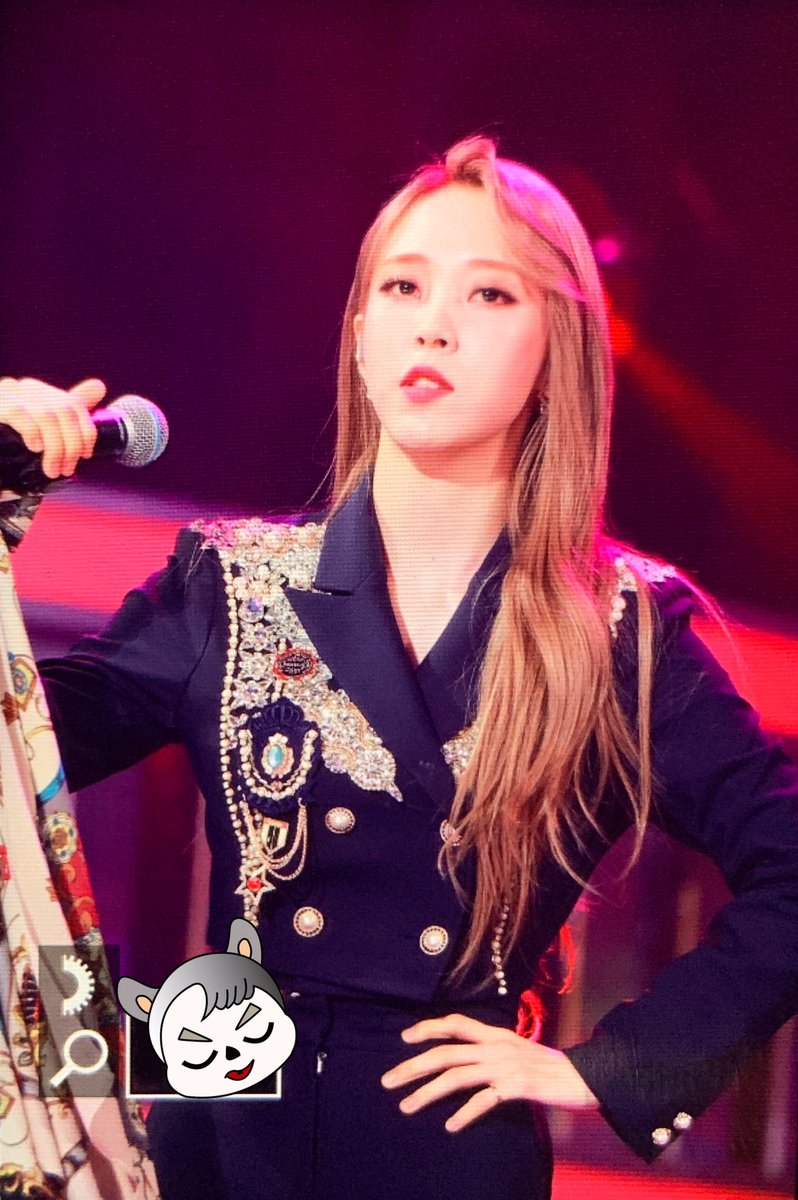 STATIONERY1222's tweet photo. 190801 MGMA 
#MAMAMOO #MOONBYUL #마마무 #문별 https://t.co/RIWrPID74Z
