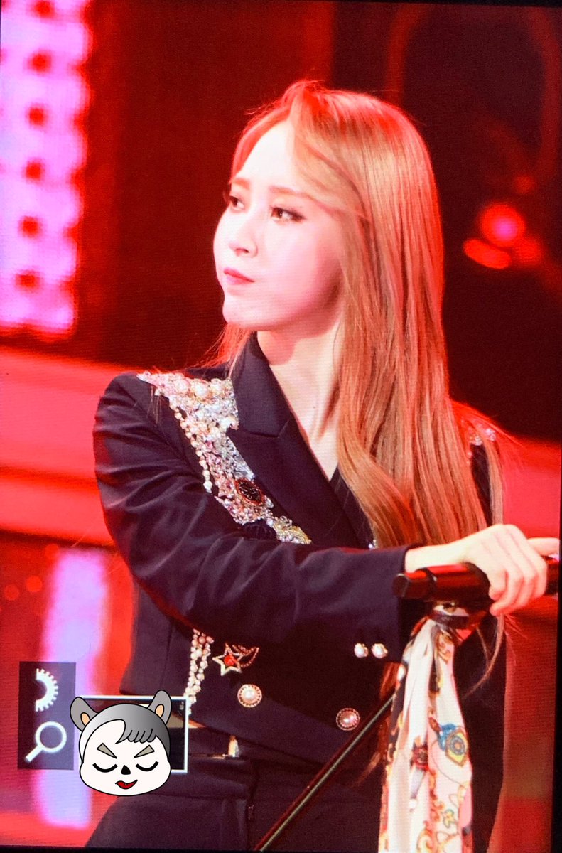 STATIONERY1222's tweet photo. 190801 MGMA 
#MAMAMOO #MOONBYUL #마마무 #문별 https://t.co/RIWrPID74Z
