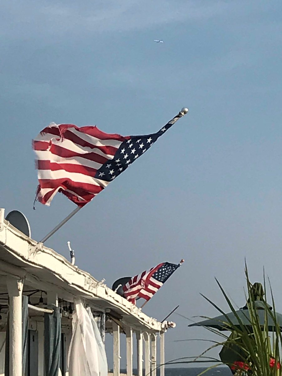 New York Summers mean beach, sun, sand and Murph’s!!🍅🌶🍅🍹😎 
#Atlanticbeach #SilverPointBeachClub #partywiththemurph #longisland #MurphsFamous #Bloodymarytime ⁦<a href="/LIBeachesRock/">Long Island Beaches Rock</a>⁩ ⁦<a href="/TheMurphsFamous/">The Murph's Famous</a>⁩
