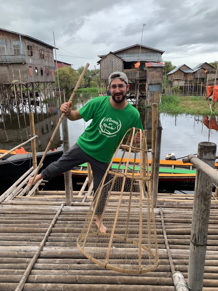 atomarpormundo's tweet photo. ¡¡Manteca colorá!! 🧡😜 Como diría Nairobi, la de La Casa de Papel..., el LAGO INLEM de Myanmar es top entre los top. Aquí hemos sido felices. ¿Y tú?, ¿recuerdas el último sitio dónde fuiste feliz?
#asiademiel #inlelake #lagoinle #atomarpormundo #lunademiel #asiavacation https://t.co/pBWVr922H8