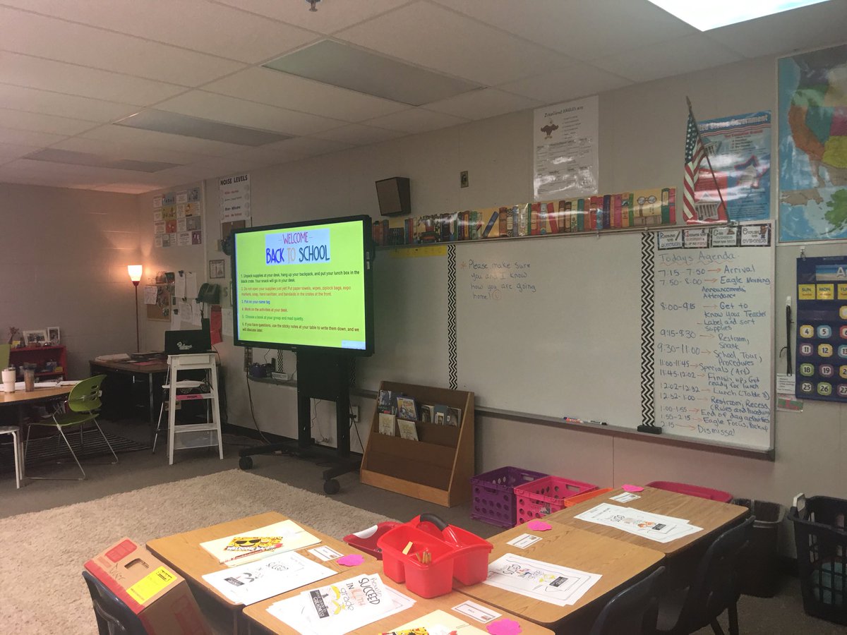 First day of 4th grade 2019-2020! #4thgradeteacher #happyatbsi #bsieaglepride <a href="/PrincipalDrK/">Kelly Luscre</a> @bsiwinters