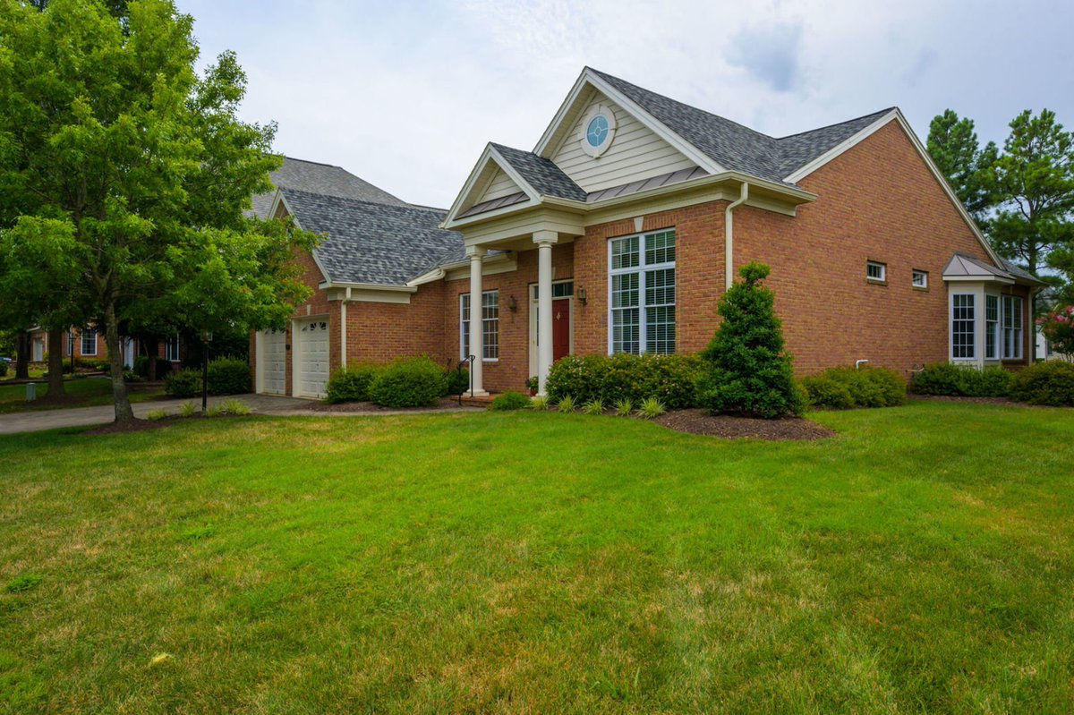 CathyStritt's tweet image. 15487 Champtionship Dr., Haymarket VA. OPEN HOUSE SUN 8/4 FROM 1-4 PM. $500K. Regency @ Dominion Valley Active Adult Community.  All one level living.  Many updates! Come view this beauty!