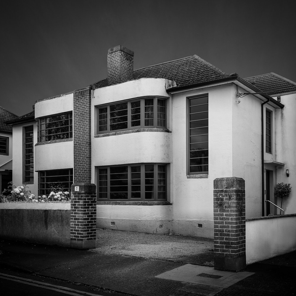 picturesby_JOE's tweet image. Vergemount Park | Clonskeagh | Unknown architect, 1939.

#dublin #clonskeagh #dublin14 #vergemount #artdeco #streamlinemoderne #ThePhotoHour @ImageBoost #architecturalphotography