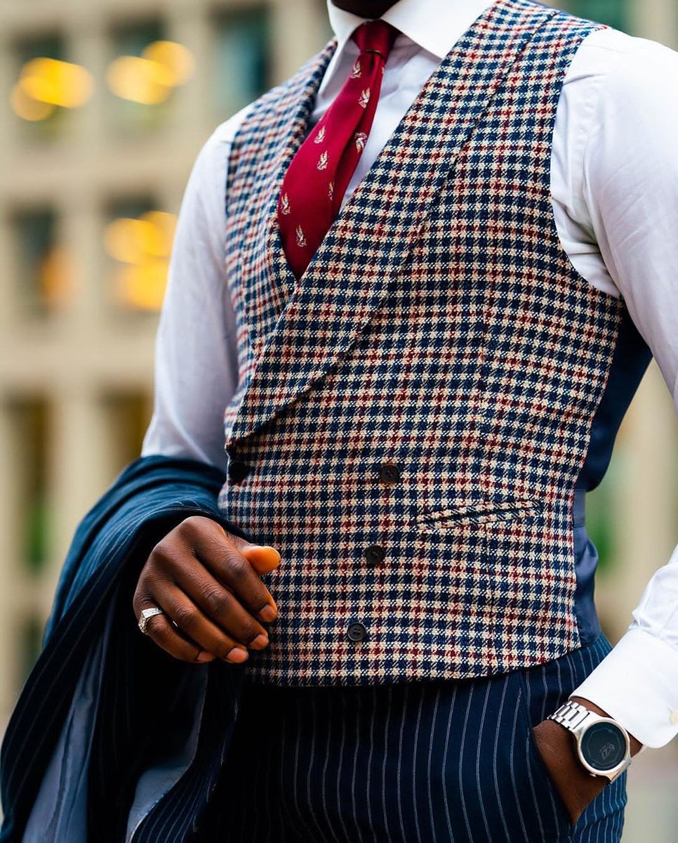 eLaundryApp's tweet photo. Style tip of the day - step up your personal style by adding something as simple as a waistcoat to your closet! You can wear it with literallt anything (even jeans) all your round.
.
.
.
.
#eLaundryKaro #mumbai 
#laundry #drycleaning #shoelaundry https://t.co/Wau4eQx918