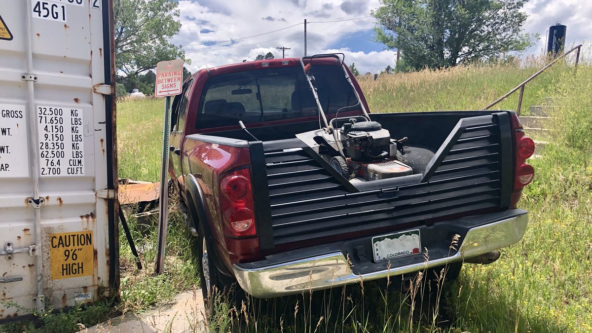 HiTestElbert's tweet photo. Someone’s always pushing the “no parking” bounds. https://t.co/tsUYmgEtOX