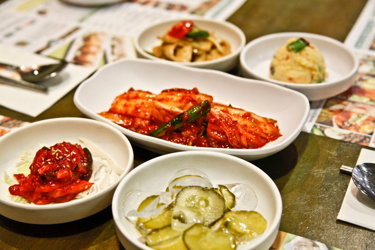 BCDTofuhouse's tweet photo. Banchan Chronicles: Side dishes called banchan(반찬) are considered a staple in traditional Korean food. At BCD, our banchan changes depending on location and seasonal available ingredients.

#BCD #BCDTofuHouse #bcdtofu #ktown #koreanfood #koreanrestaurant #yummy #banchan #kimchi https://t.co/cQyYnsi3BZ