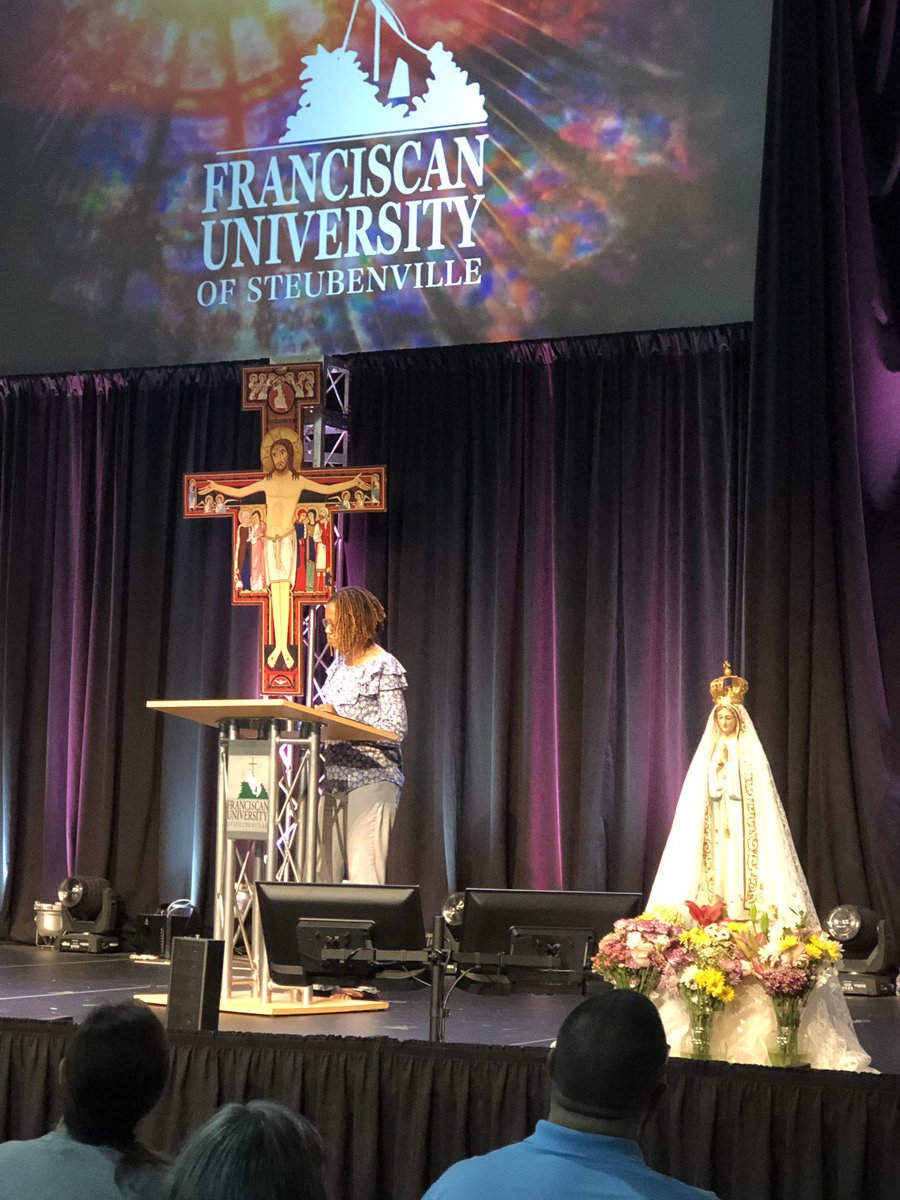 MarMunozV's tweet image. Timone Davis  addressees participants in the #VoiceandVision Summit: How are we getting in the way of young people who wants to get to know God? #NationalDialogue