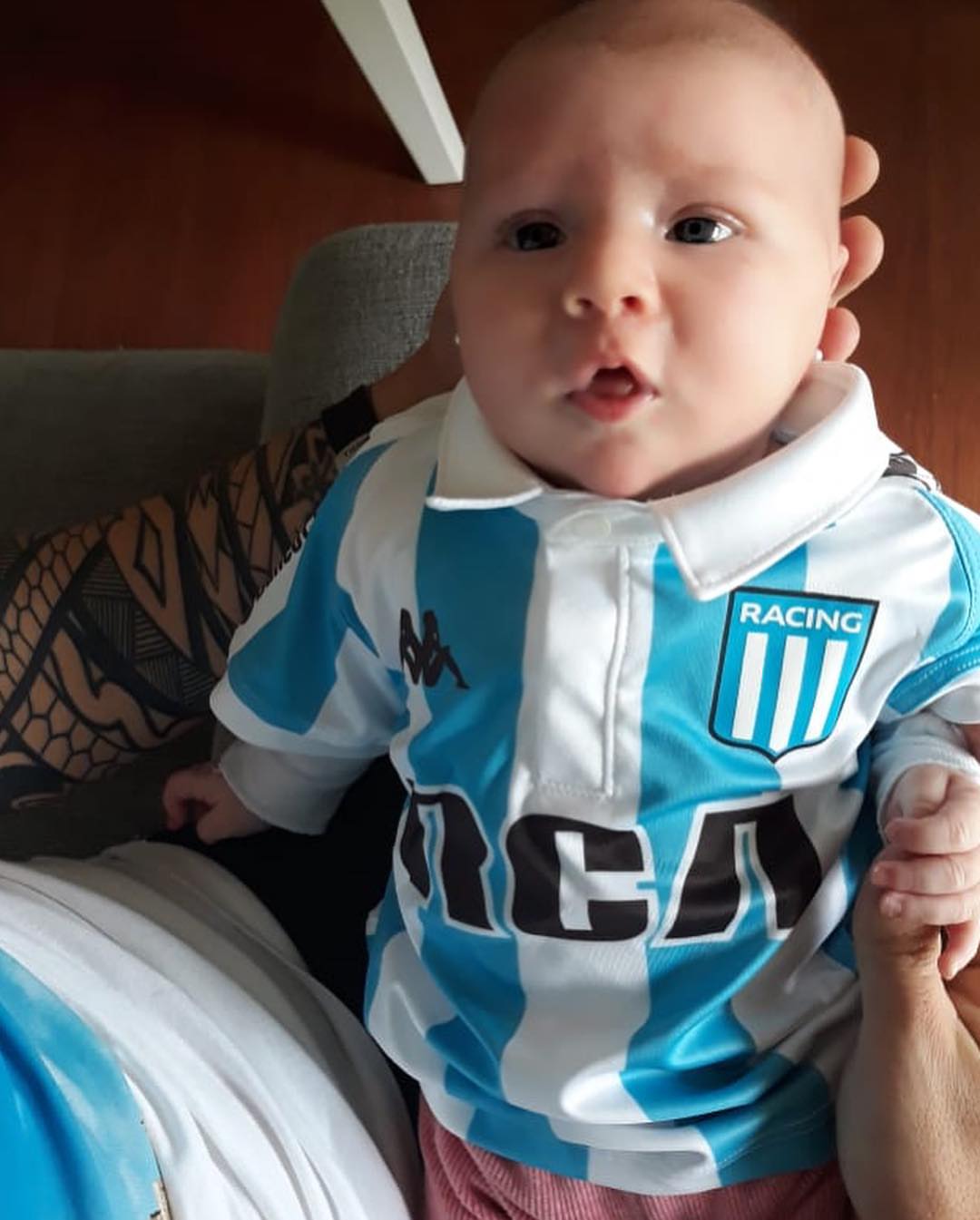 Racingmaniacos on X Racing Luli Aued en RacingmaniacosRadio Es emocionante que Racing se acuerde mi y me haya enviado camisetas y el carnet de socia para mi hija Charo. Se agradece infinitamente