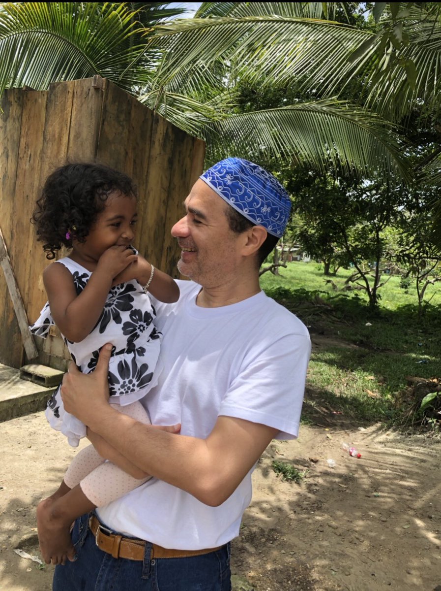 Paz es la convivencia armónica entre distintos pueblos, culturas  y ancestrìas, ya que no existen supremacías étnicas, lingüísticas, ni genéticas, todas las culturas tienen el mismo valor, todas son importantes, todas son diferentes en características, pero iguales en derechos