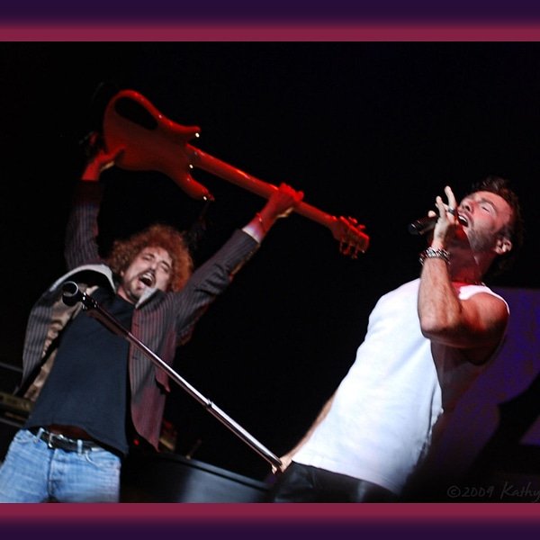 LSorensenREAL's tweet photo. #tbt - Bad Company - 2009 - Charlotte NC - Pic by Kathy Hendrix
#badcompany #badco #concert #tour #live #ontheroad #havebasswilltravel #officialspector #spectorbassartist #spectorbass #energy #inthemoment #feelthemusic #rock #musicians #rocknroll https://t.co/fzXeJHfzP0