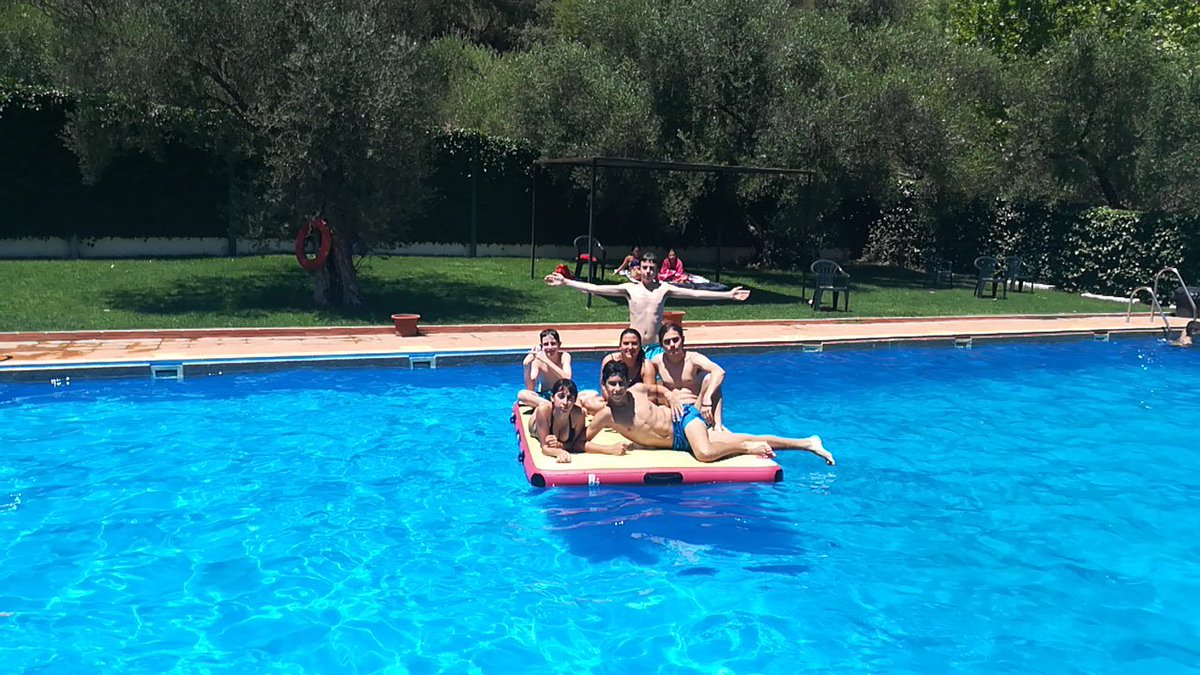 SdAMalaga's tweet photo. Aventura, en general son héroes o heroínas, capaces de enfrentarse a riesgos, misterios, salir de la rutina.... para cumplir sus objetivos con un final feliz pero cansadxs. 
Nuestros niñxs del grupo Scout Azimut, viendo sus caras seguro que han pasado una gran aventura https://t.co/opraRtdiNu