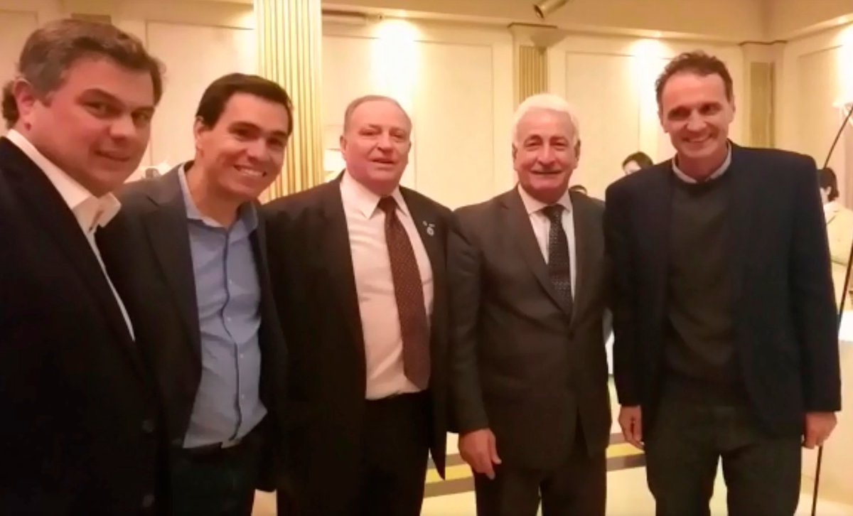 FebaOk's tweet photo. #AHORA
FEBA en 108º aniversario de @Liga_CISM
Camilo A. Kahale, pte FEBA junto a @arevalojuanrob1, pte #LCISM; @TizadoJavier, min. @BA_Produccion y @SLopezMedrano, min. @MinDesarrolloBA; @gkatopodis, int. Municipalidad de San Martín. https://t.co/Q83rQPNQYR