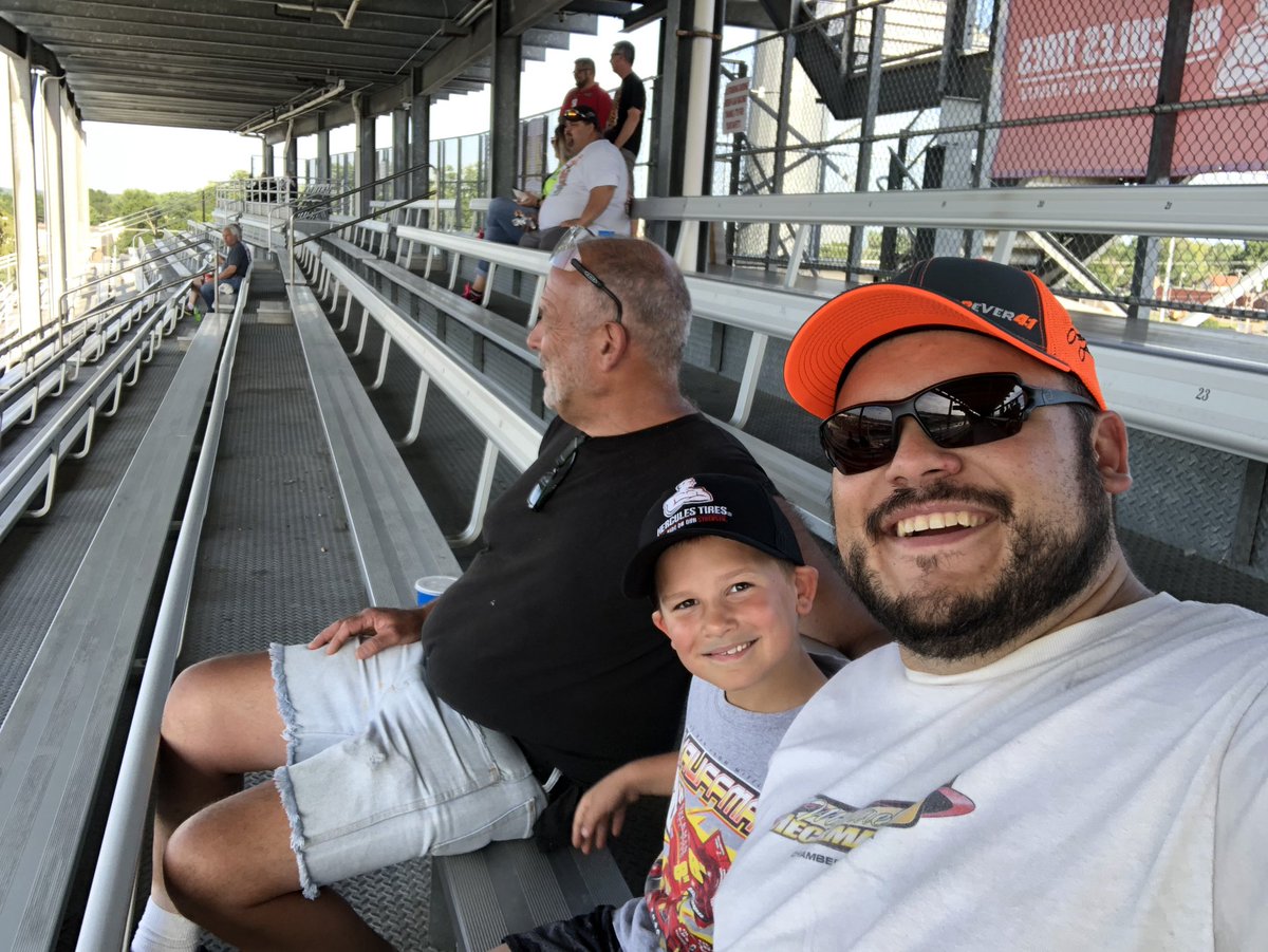 jwasbullfrog's tweet photo. Night one of #KnoxvilleNationals.  Thanks for the tickets @SprintCarUnl ! https://t.co/zY5WXkK68S