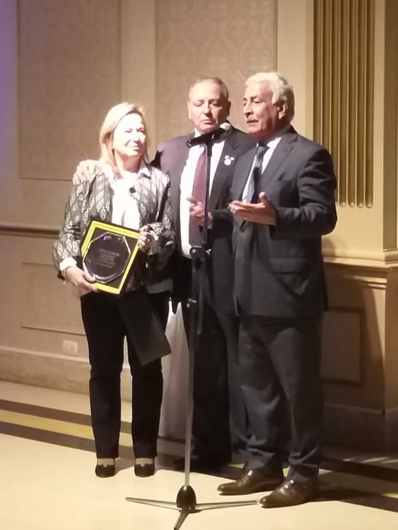FebaOk's tweet photo. #AHORA
En el marco del festejo del 108º Aniversario de
@Liga_CISM, Camilo Alberto Kahale, pte FEBA recibe una distinción a la labor en FEBA.
Entrega @arevalojuanrob1, pte #LCISM.
Acompaña @Alemoccioli, vicepta. FEBA. https://t.co/2koBtyr1o1