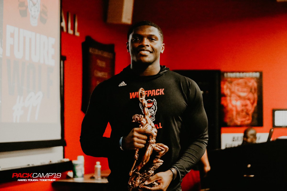PackFootball's tweet photo. And the S&amp;C Future Wolf Award goes to Joe ⚡️ Boletepeli https://t.co/L3U1l699JW