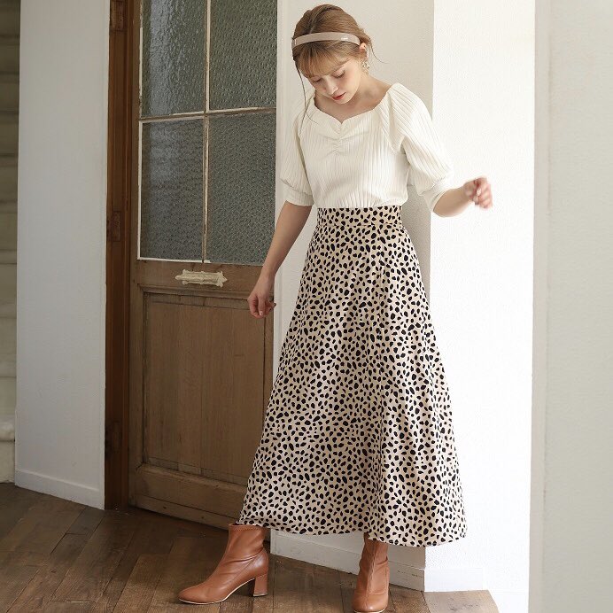 تويتر Nice Claup ナイスクラップ على تويتر 初公開アイテム スッキリ美人スカート Ladyなマーメイド スカートが登場 秋らしいダルメシアン柄2色とや秋らしいカラーの2色をご用意 前にスリットが入ってるので動きやすさも 8 8 Webstoreにて通常販売開始