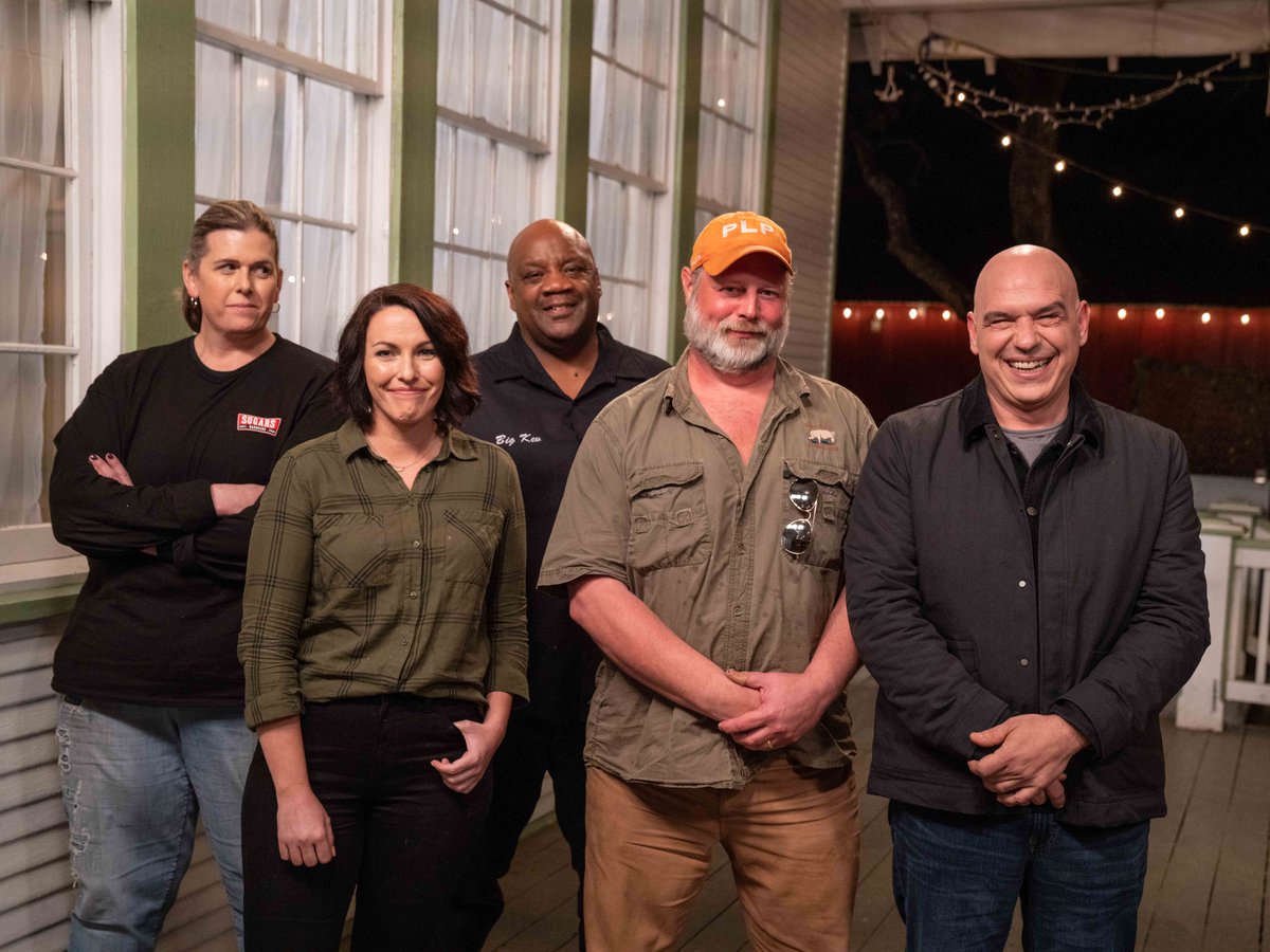 FoodNetwork's tweet photo. The competitors are now on teams! Which are you rooting for?! #BBQBrawl https://t.co/oetSkKdANM