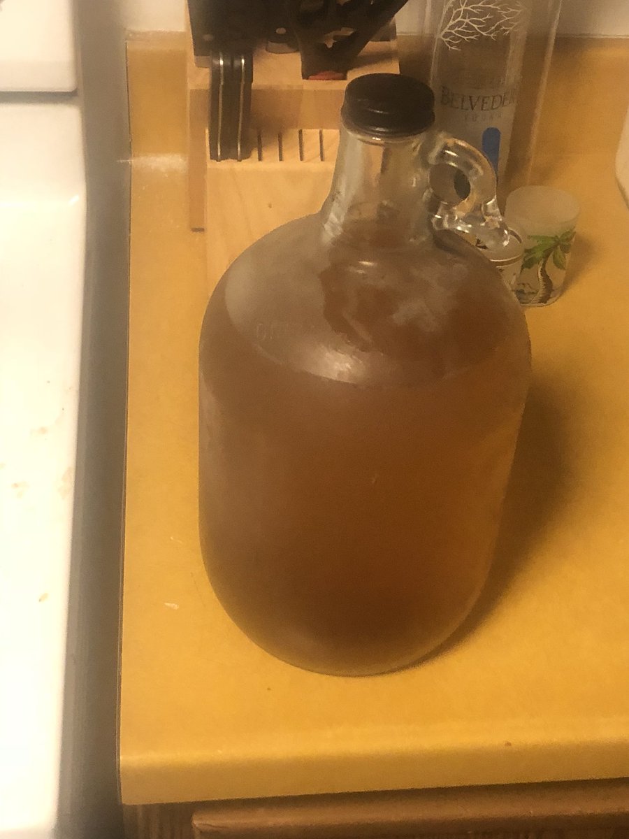 JustinKelling's tweet image. Drinking the same wine Grant Wood drank 100 years ago. Straight from THEE cellar! #DrinkingHistory #AmericanGothic