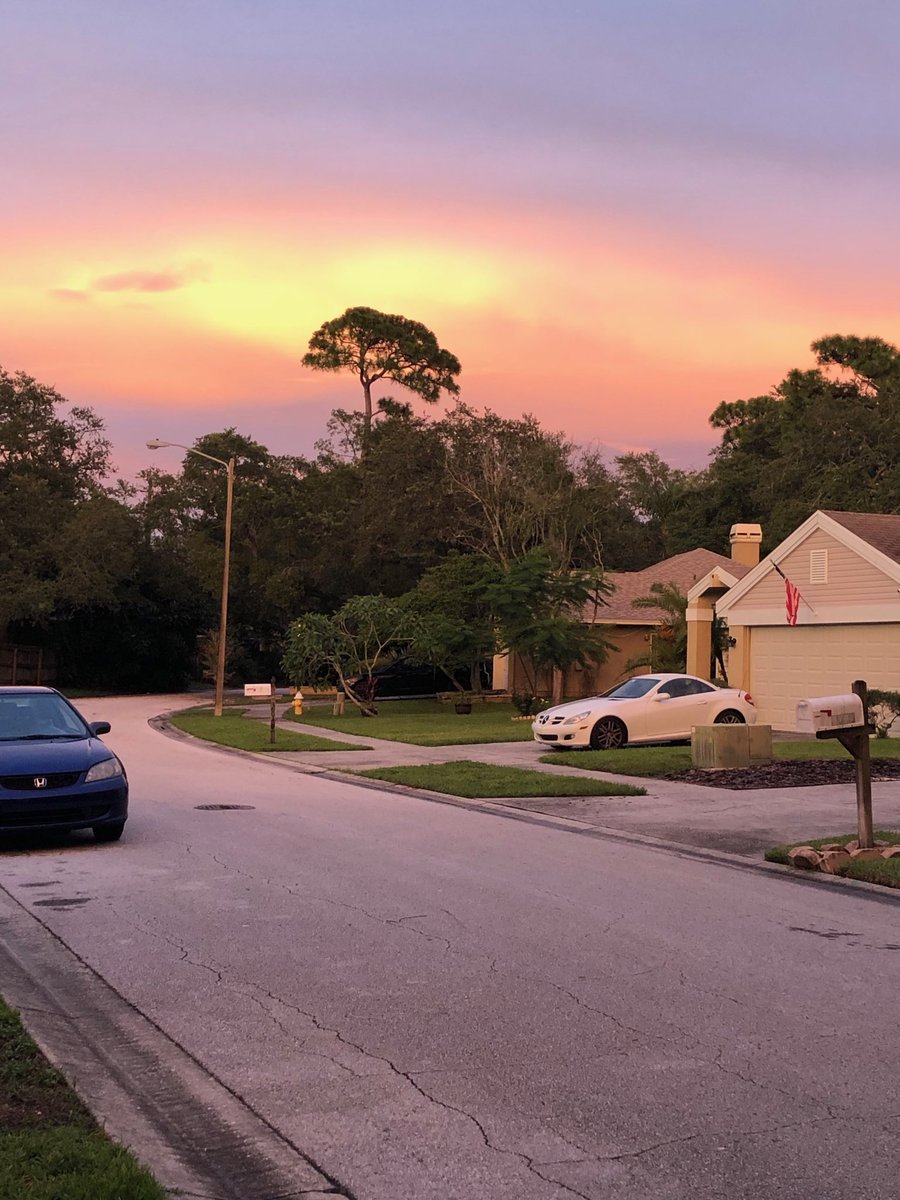 Beccaryn's tweet photo. There was a really beautiful sunset tonight after all the rain this afternoon &amp; evening! https://t.co/D7TnTRQhvP