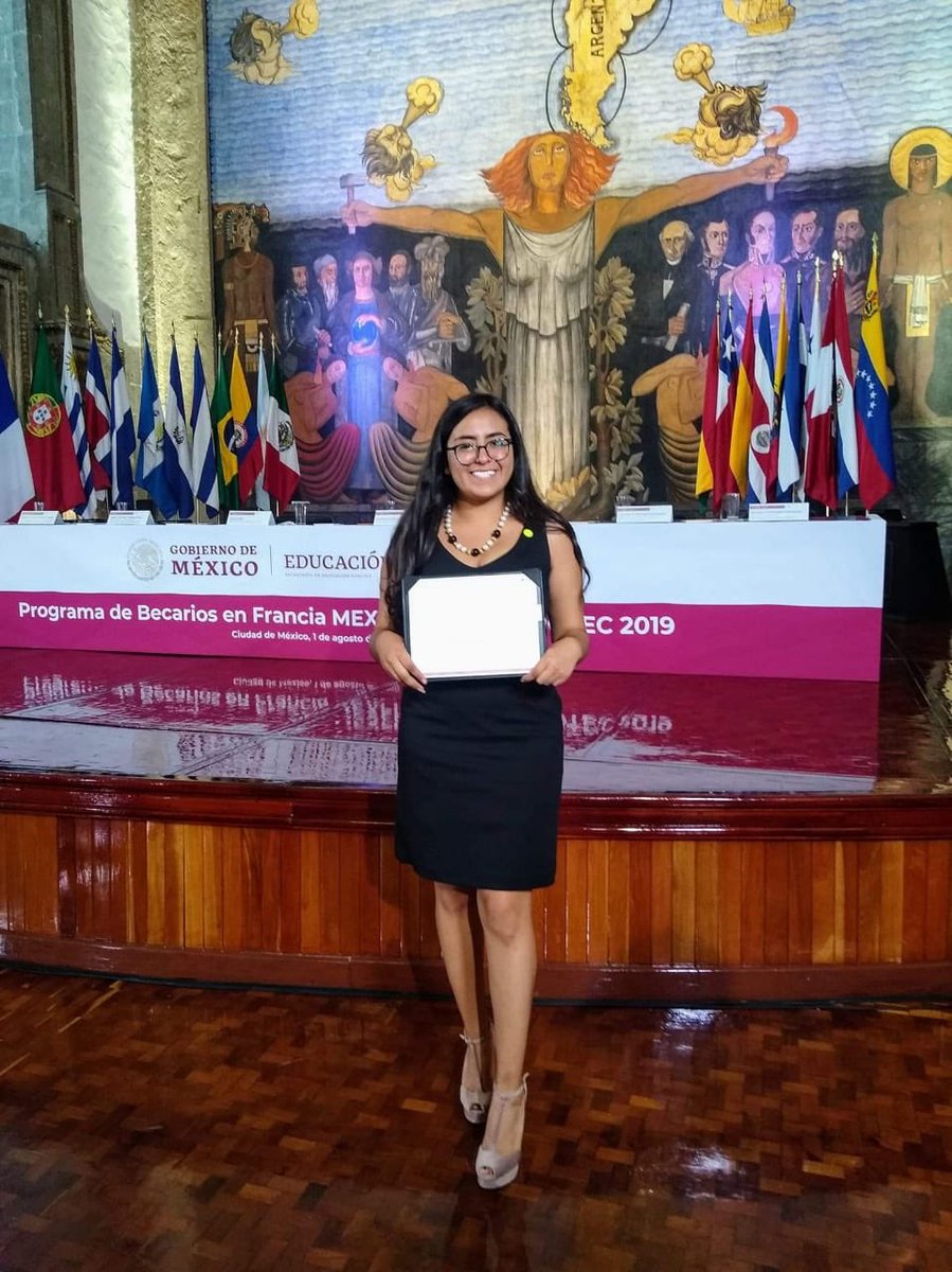 UTEQ_oficial's tweet photo. #OrgulloUTEQ
Rumbo a Francia, alumnos asisten a la ceremonia en la Ciudad de México, la alumna Marian Palacios recibió su constancia como beneficiaria en representación de los 200 becados del programa #MEXPROTEC 2019-2020. ¡Felicidades! https://t.co/SErugKndYm