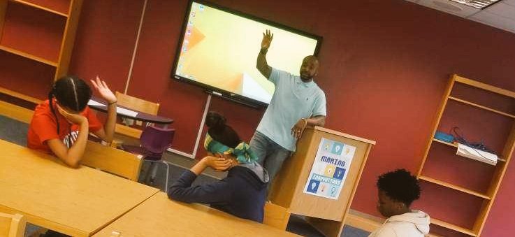 englishfirefly's tweet image. Not only was this week at SAHS informative, it was essential in helping @APSsatlanta @3DEschools Freshmen transition successfully to high school. #transcripts #googlesuite #communication #3DE #safety #somuchmore #we❤ourfreshman #HS101