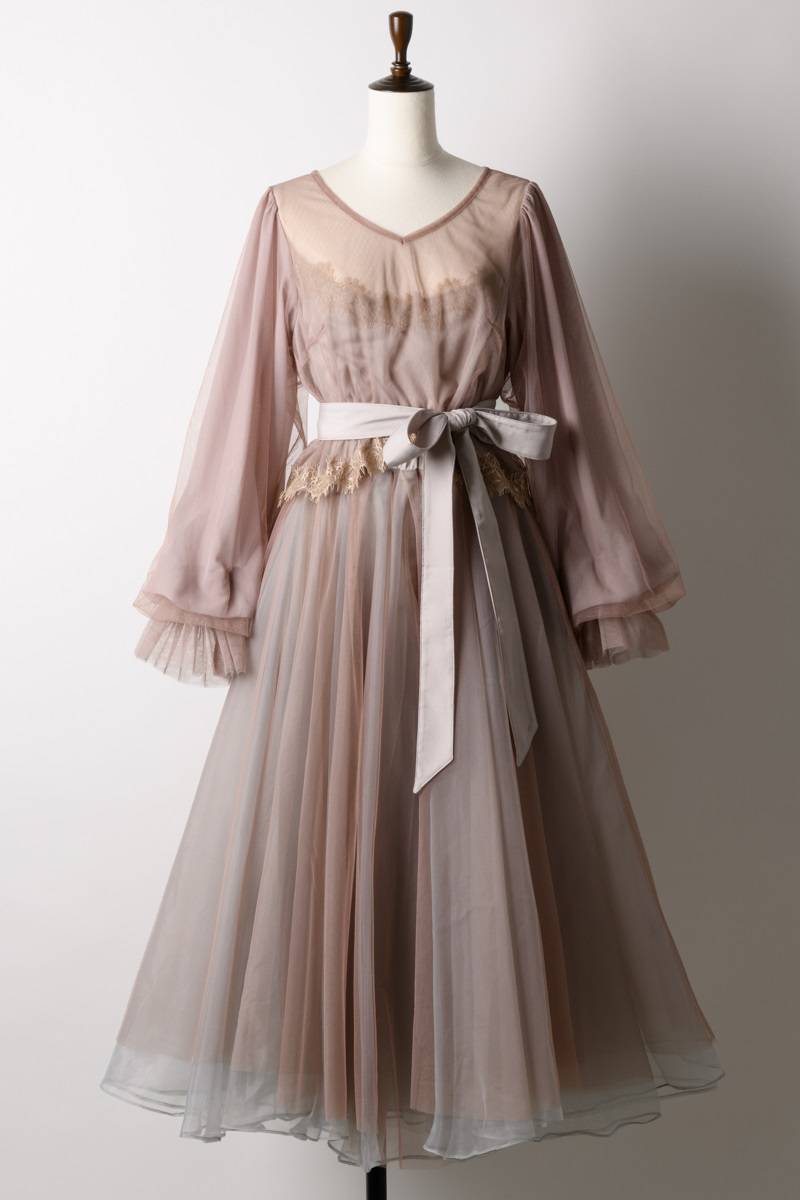 La Belle Etude公式アカウント Odette One Piece グレイッシュピンク 予約開始 大人気スカートodetteのワンピースver 入荷後即完売したカラーが本日より開始 T Co Ljvdeg1d4i La Belle Etude ラベルエチュード T Co 8ilgd5uut8