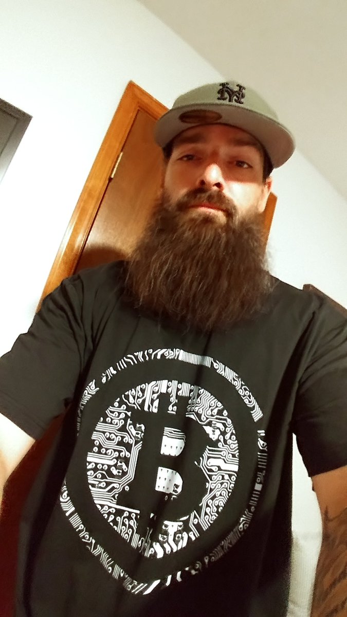 Rocking that #bitcoin gear from <a href="/Bestbtcdeals/">Bestbtcdeals</a> Check them out and tell them Seymour sent ya. Use promo code: seymourbtc for a special price on all black t-shirts (not actually a legit promo code) $btc #btc #blockchain