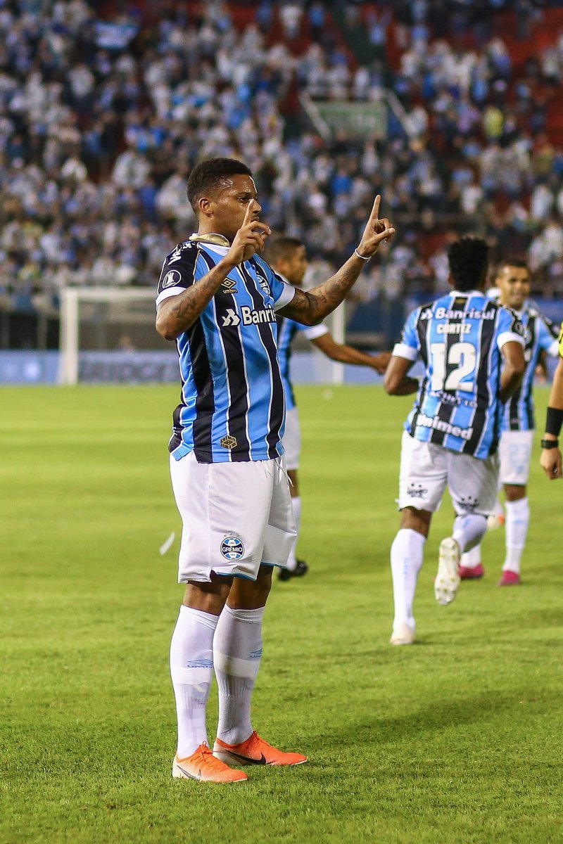ZapFutebolClube's tweet photo. Fui na Balada em Asunción
Capital do Paraguai
Onde vi André Balada
Sorridente a Marcar
#Libertadores2019 #LibertadoresFOXSports #Gremio #Libertad #LIBxGRE https://t.co/rseK2BNqKV