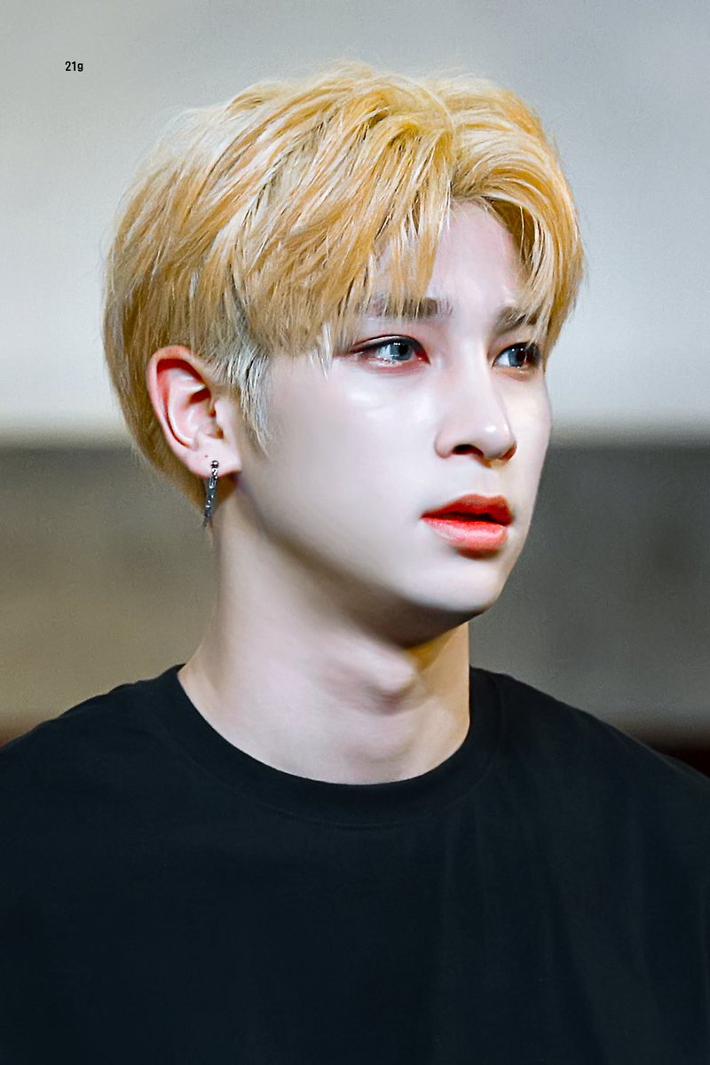 991207_21g's tweet photo. 우리 미국와기한테 나라주세요👊🏻
#이한결 #ハンギョル #LEEHANGYUL #X1 #엑스원 https://t.co/Hx3Xuz9Kof