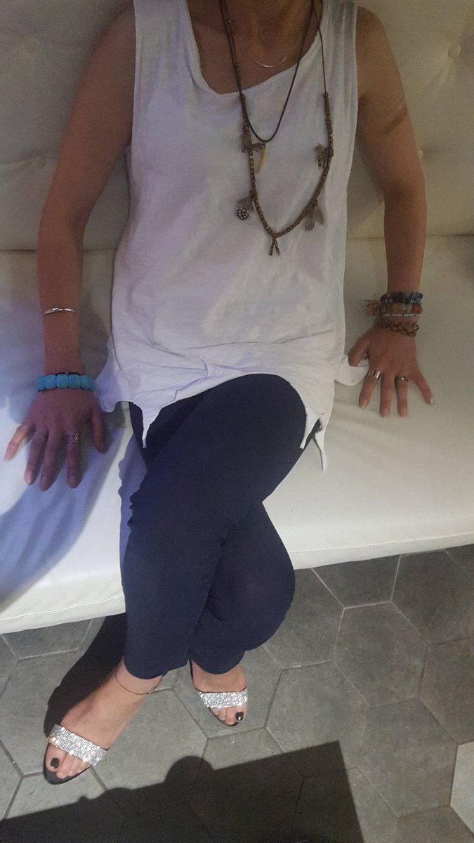 내 몸에 현재 장착된 악세사리는 몇개일까요? (안보이는 곳포함) ㅎㅎㅎ 이런 문제 더운데 짜증날라나...