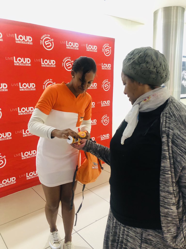 5FM's tweet photo. Today, @StimorolSA is ringing in the weekend in the waviest way possible. 🤩They’ve brought along some of their delicious gum and a chair of adventure just outside our studios🙌They’re giving some of our SABC Family an experience with a virtual reality Oculus set🤯 #FlavourWaves https://t.co/Meec9hyJpC