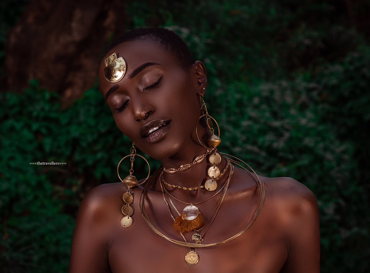 Oshun, the queen of divine femininity. Giver of life, love, compassion, sweet water and self love. ✨

Cynthia Oula is inspired by Oshun, who dwells in the colour yellow, honey and in adornments of body and soul.

#Oshun #AfricanHeroes #art #design #nairobi #FridayMotivation