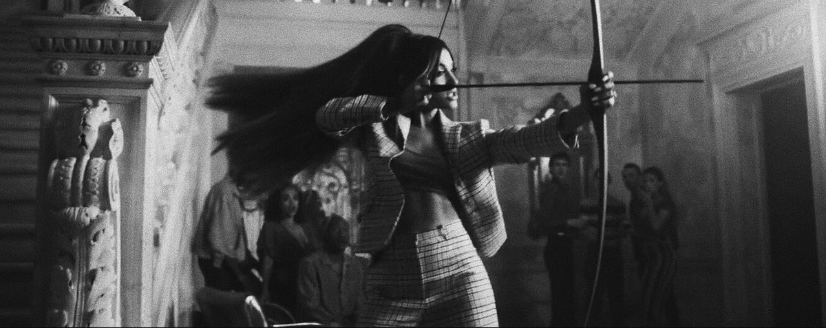 bemysweetener's tweet photo. Ariana is that bitch  #Boyfriendtonight https://t.co/ehCppVNc3N