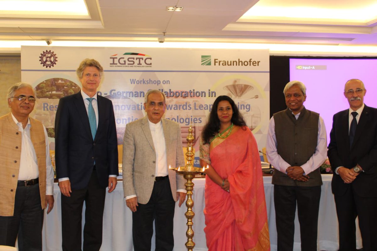 Outstanding session on CSIR -Fraunhofer collaboration on leapfrogging in Frontier Technologies. Extremely delighted to have the August presence of Dr Rajiv Kumar , Dr Vijayaraghavan Dr Jasper Wieck Dr Eckart Bierduempel and Dr Shekar Mande