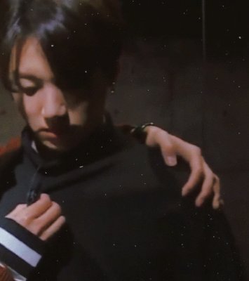 taekookfolder's tweet photo. 「 Always so close to each other 」♥ https://t.co/TsZyK5uJKS