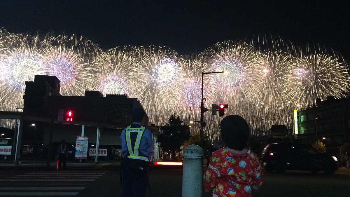 長岡花火風景 周辺の景色含む花火の町の姿 Togetter
