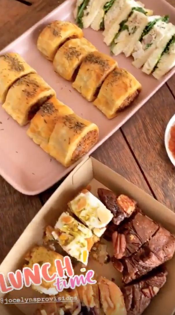 wattsnextteam's tweet image. Yum!! What I love more than Fridays - Shared lunches! 😍 @wattsnextBen @wattsnextRecrt @wattsnexthr @wattsnextGemma @wattsnextSarah #yum #sharedlunch #team #Friday