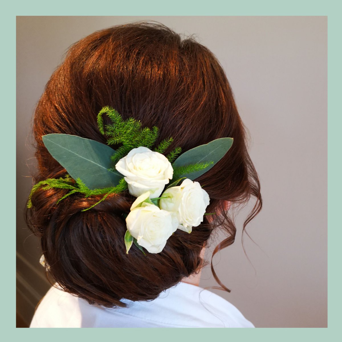 CWareDesigns's tweet image. Gorgeous fresh flowers to complete this up do. Do you like?

#withcharlotte

#weddinghair #bridalhair #kentweddinghair #londonweddinghair #bromleyweddinghair #hairideas #kentweddingsupplier #bridehairideas #weddinghairideas