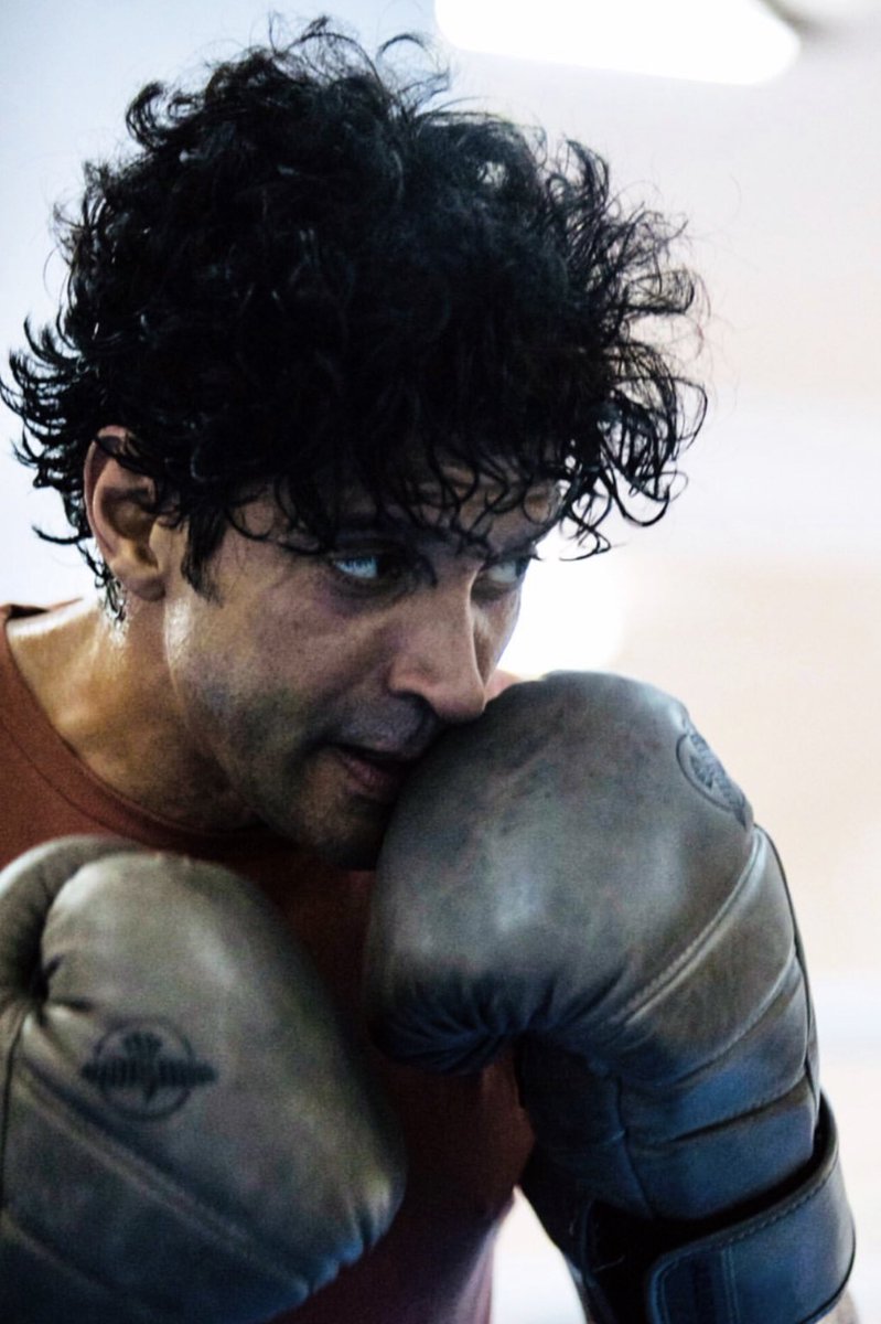 excelmovies's tweet photo. #ToofanInTheMaking @FarOutAkhtar
#Toofan #FarhanAkhtar https://t.co/RVwkAOJ4kn