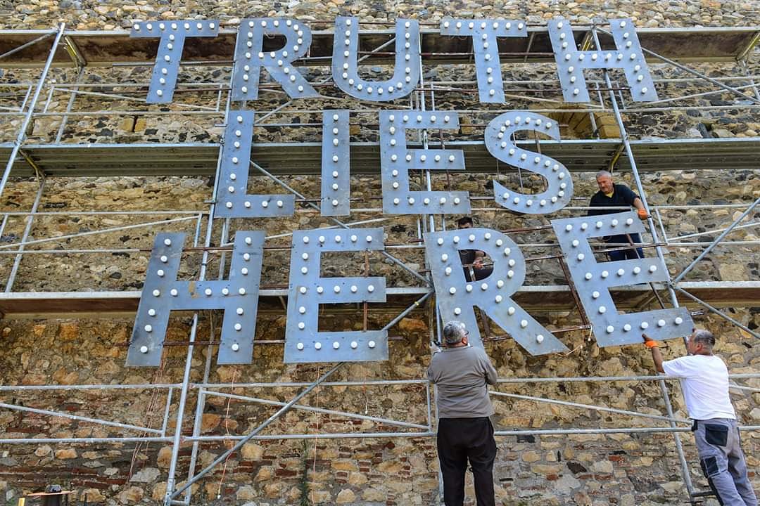 lirimkrasniqii's tweet photo. "Truth is by nature self-evident. As soon as you remove the cobwebs of ignorance that sorround it, is shines clear." ~ @mahatmagandhi #itlieshere #dokufest2019 #Prizren #Kosovo https://t.co/WUQpl7az4K