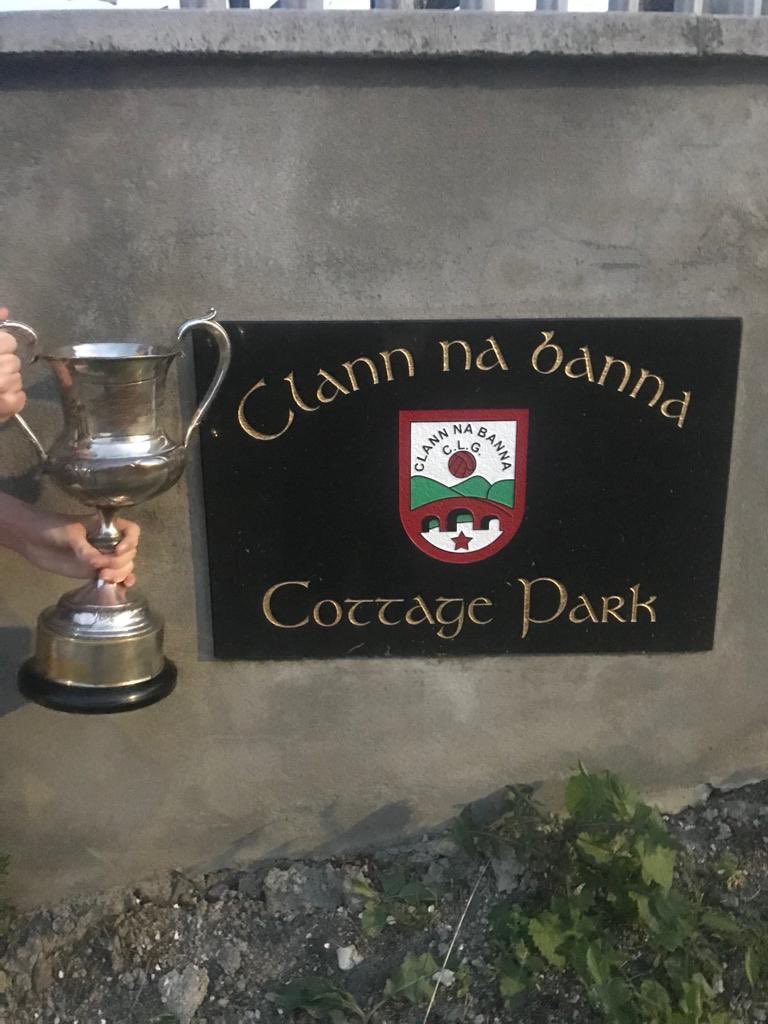 ClannnaBannaCLG's tweet photo. Well done to our under 16s who were crowned South Down Division 1 champions last night for the first time in 19 years! Fantastic achievement for players and management! @OfficialDownGAA #UpTheClann 🔴⚫️ https://t.co/VcyhfM3y9Z