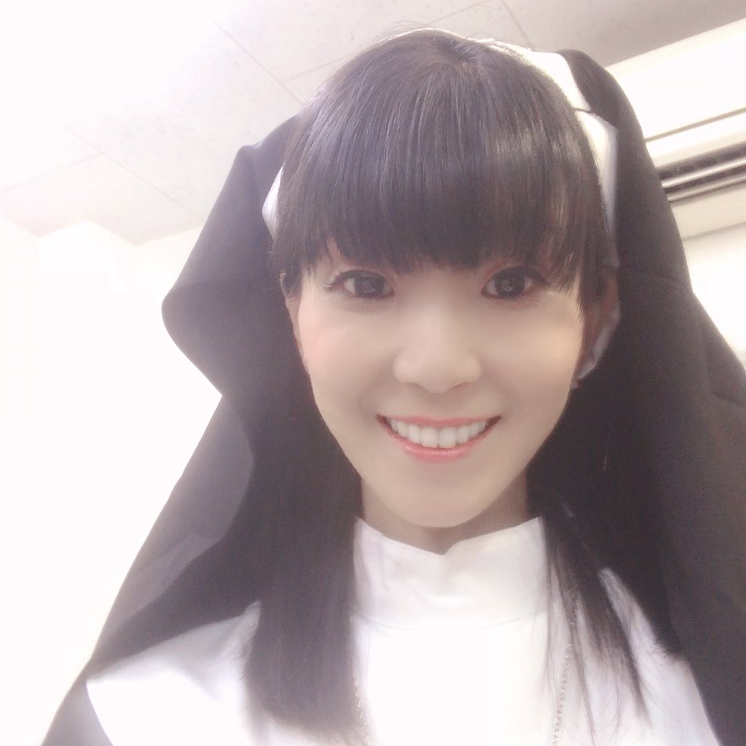 西村ちなみ בטוויטר 先日 まつらぎまる パンフレット撮影でした 私 今回シスターのようです 皆さん煌びやかな衣装の中モノトーンでお送りします 素敵な衣装を着ての朗読ミュージカル テンション上がりそう そしてなんだか神聖な気持ちになる気がちらほら