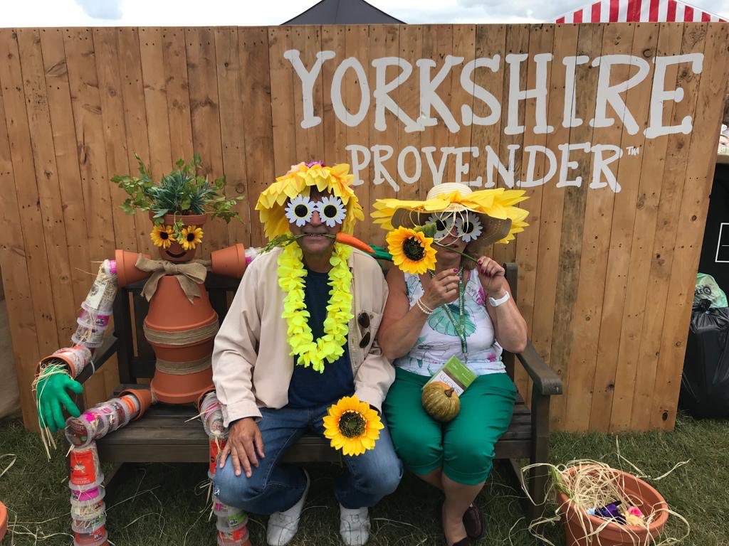 Great day at #CountryfileLive <a href="/NFYFC/">NFYFC</a>