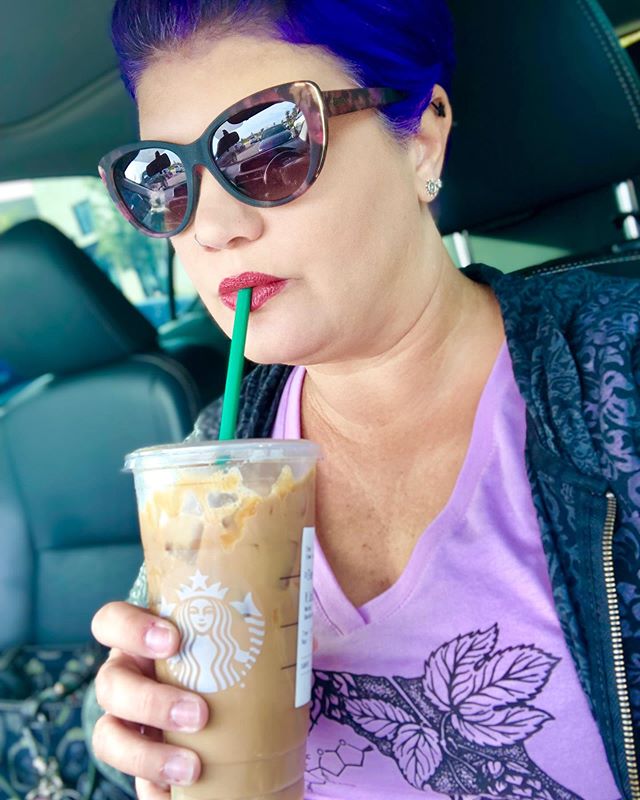 Rocking my new <a href="/floridahops/">floridahops</a> @the_pintsized_traveler tee this morning ... had to stop at <a href="/starbucks/">Starbucks</a> to get a pick me up on this Friday!

📸 instagram.com/p/B0qYXvEhfOQ/ via tweet.photo