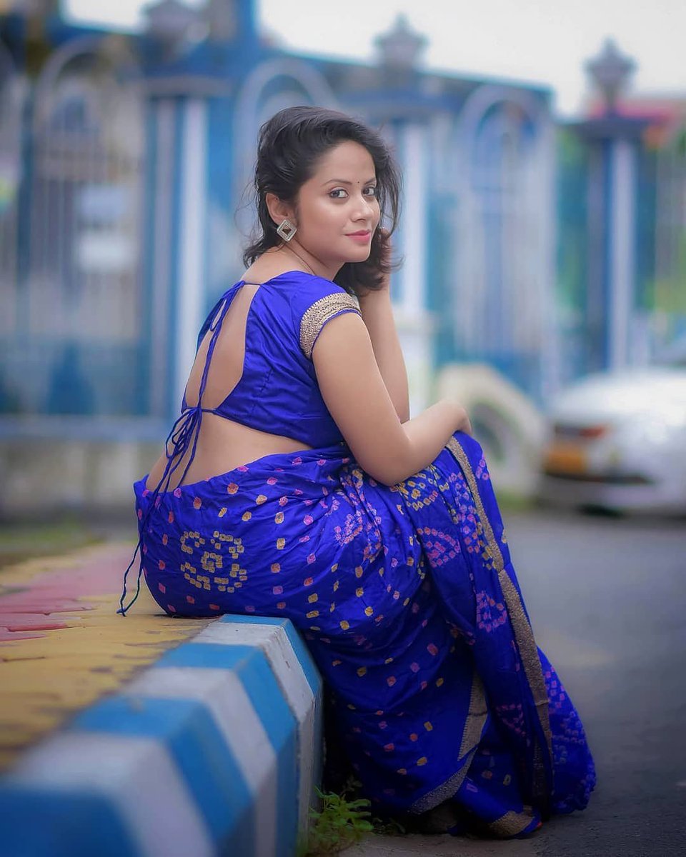 ...kolkatadiaries. #sareelove. #sareeswag. #sareefashion. #dhakagram. #dhak...