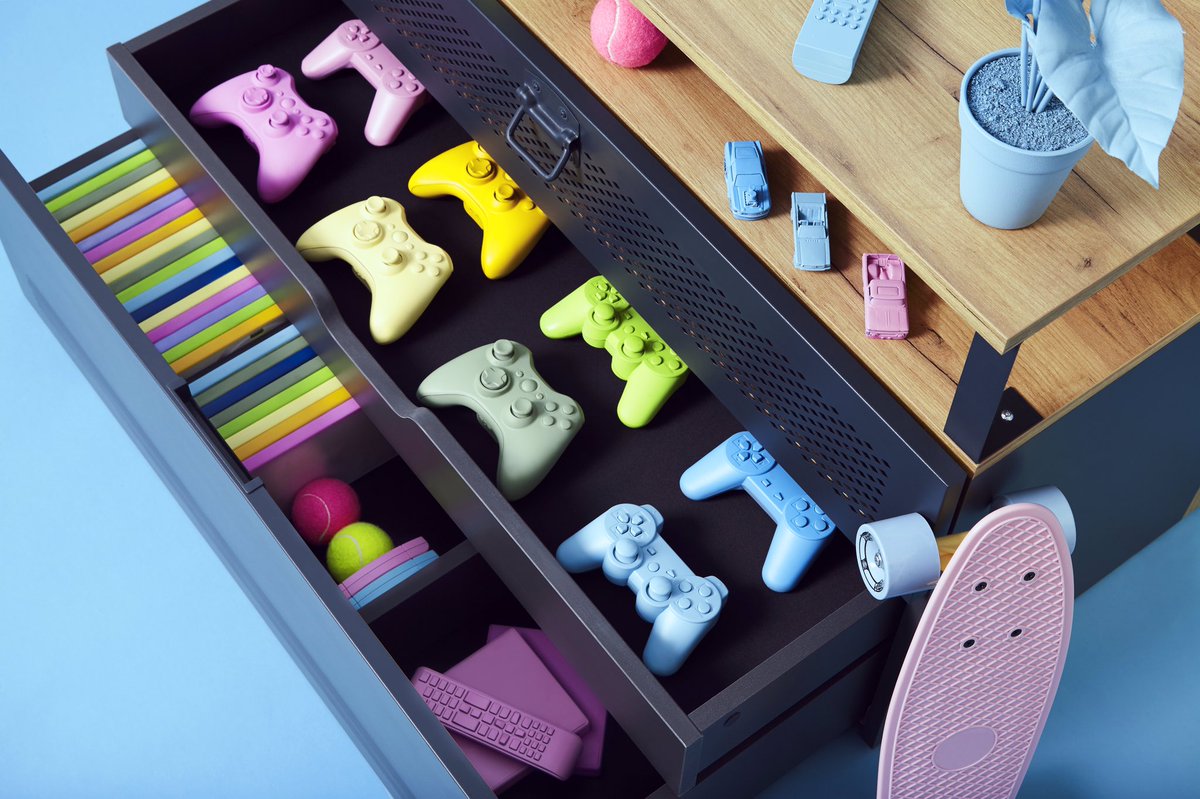 Geekofr's tweet image. Dans l'espace modulable de rangement du meuble Geeko, vous pourrez y ranger vos jeux et autres accessoires sans les abîmer 😉